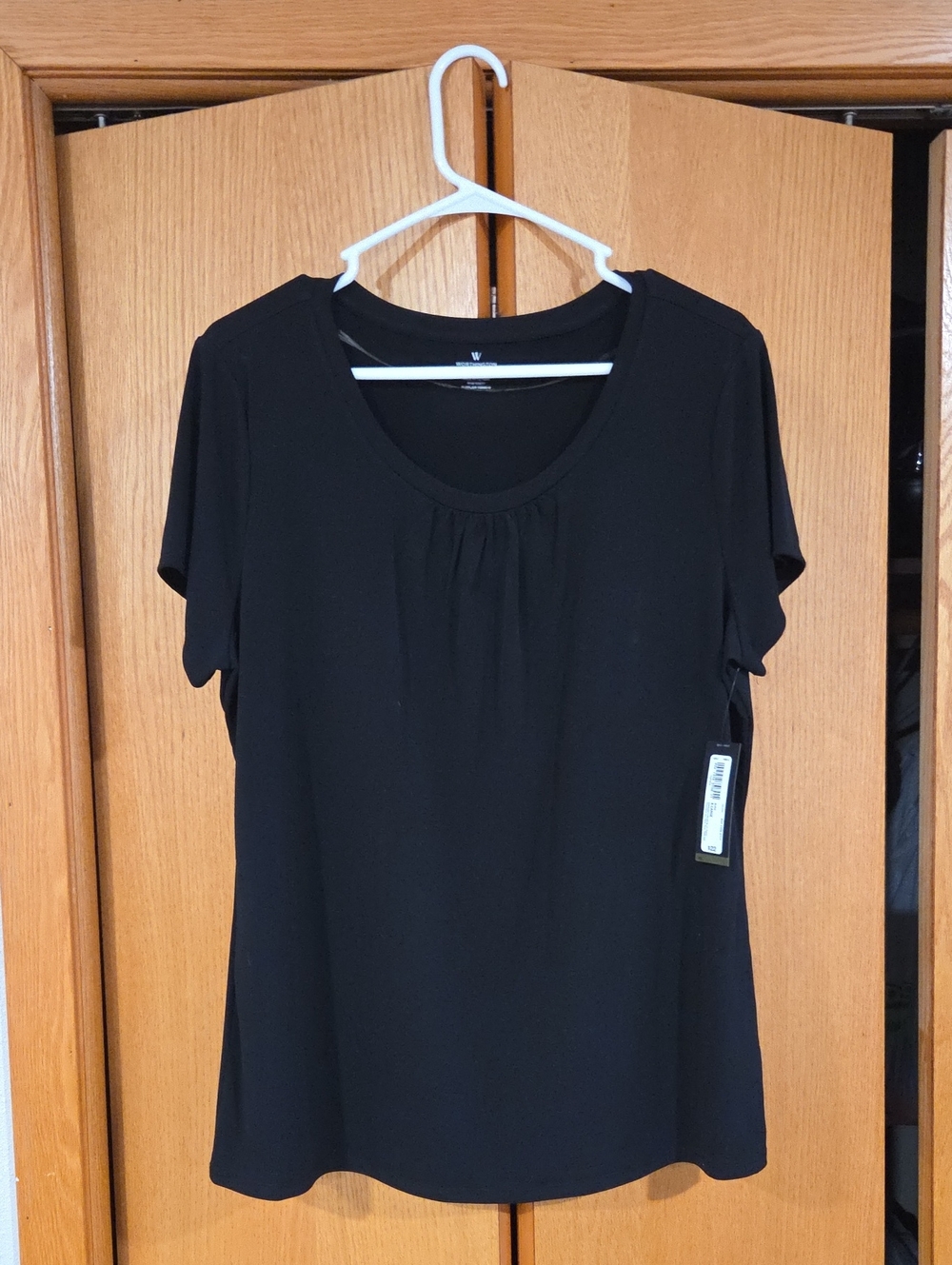 Black Scoop Neck Short Sleeve